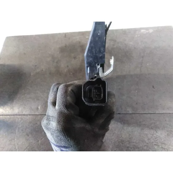 Cerradura Puerta Trasera Derecha para Toyota Corolla (E12)