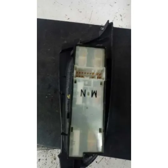 Mando Elevalunas Delantero Izquierdo para Nissan Almera (N16/E)