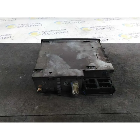 Sistema Audio / Radio Cd para Nissan Interstar Mod. 04 (X70)