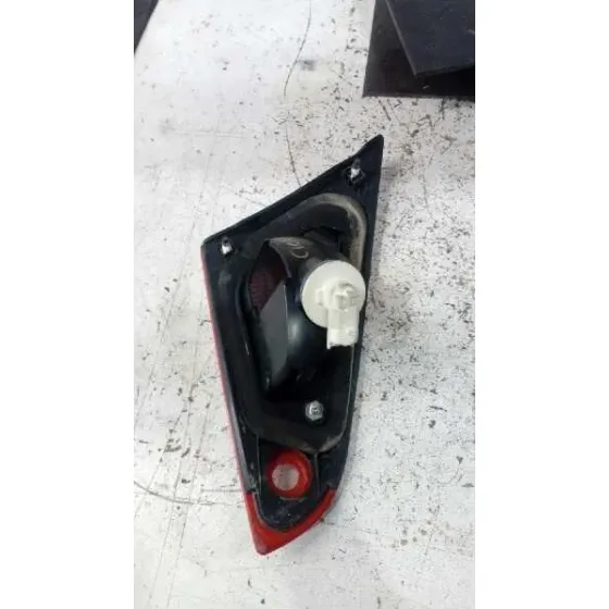Piloto Trasero Derecho Interior para Mitsubishi Colt Berlina 5 (Z30A)