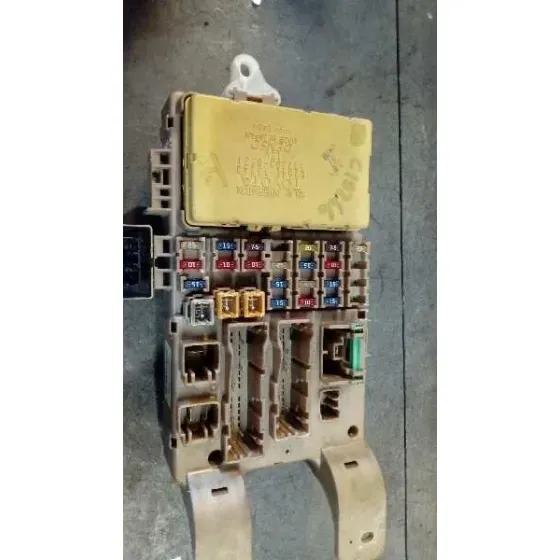 Caja Reles / Fusibles para Toyota Corolla (E12)