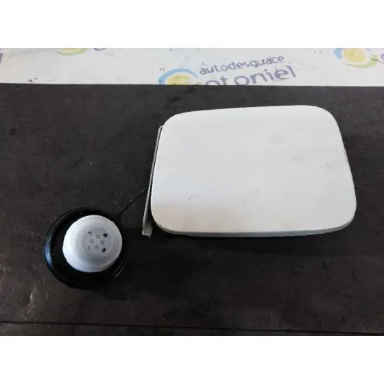 Tapa Exterior Combustible para Nissan Juke (F15)