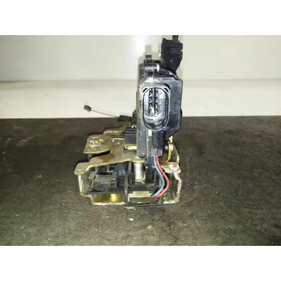 Cerradura Puerta Delantera Derecha para Volkswagen Passat Berlina (3B2)