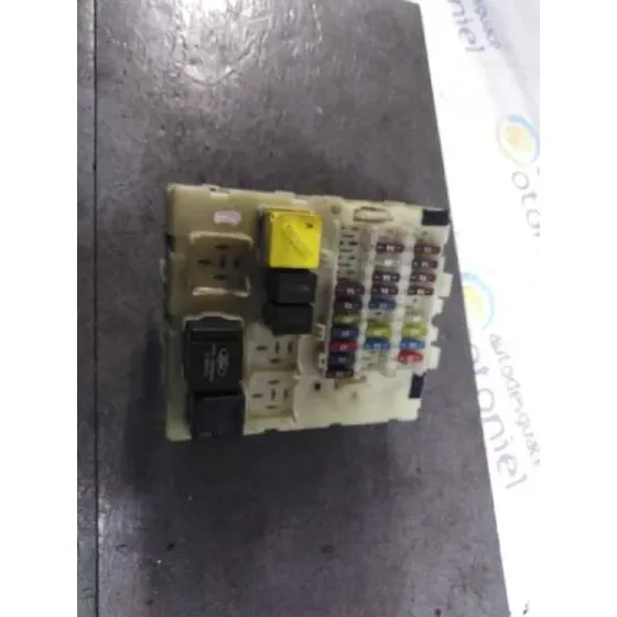 Caja Reles / Fusibles para Ford Focus Berlina (Cak)
