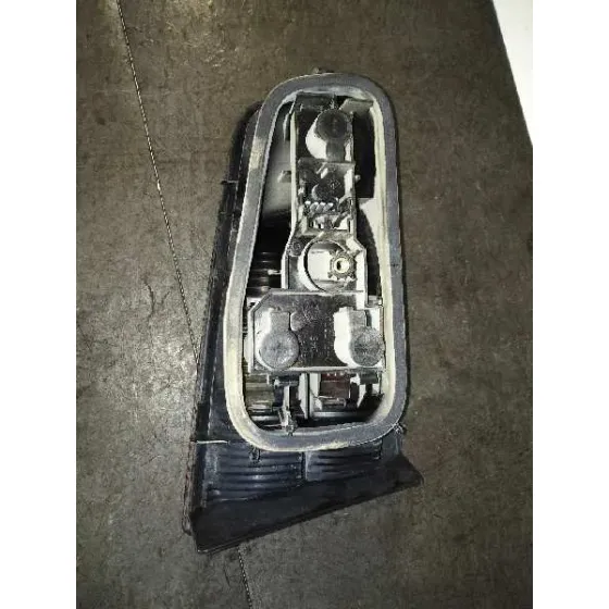 Piloto Trasero Derecho para Renault Laguna Ii (Bg0)