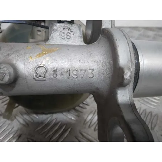 Bomba Freno para Audi A6 Berlina (4B2)