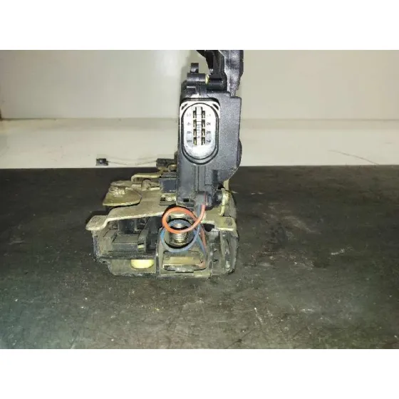 Cerradura Puerta Delantera Derecha para Volkswagen Passat Berlina (3B2)
