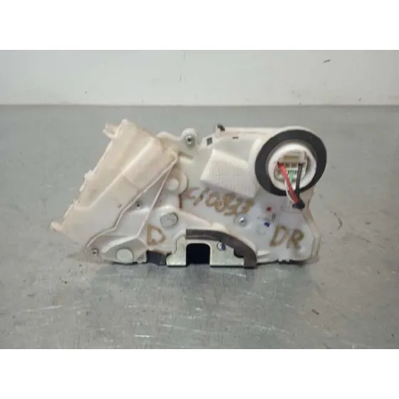 Cerradura Puerta Delantera Derecha para Toyota Prius (Nhw30)