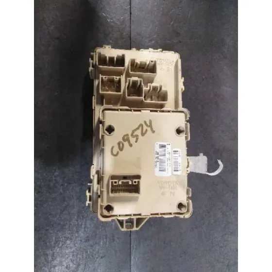 Caja Reles / Fusibles para Toyota Corolla Verso (R1)