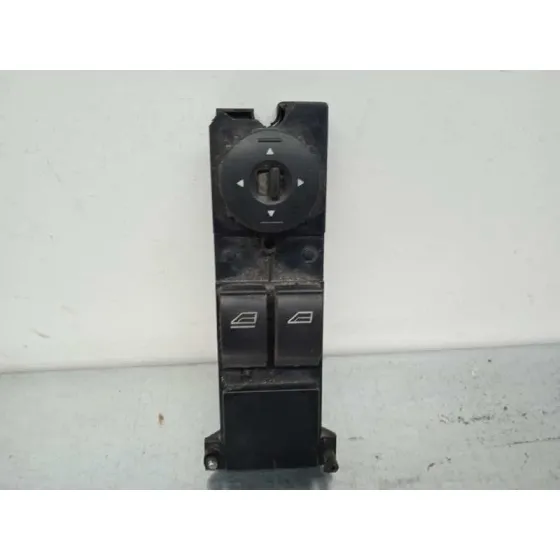 Mando Elevalunas Delantero Izquierdo para Ford Focus Berlina (Cap)