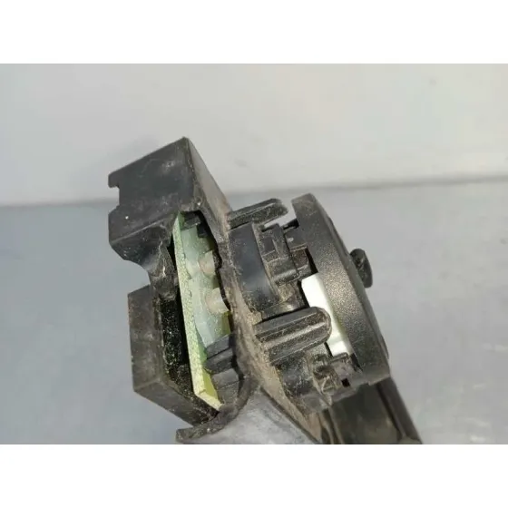 Mando Elevalunas Delantero Izquierdo para Ford Focus Berlina (Cap)