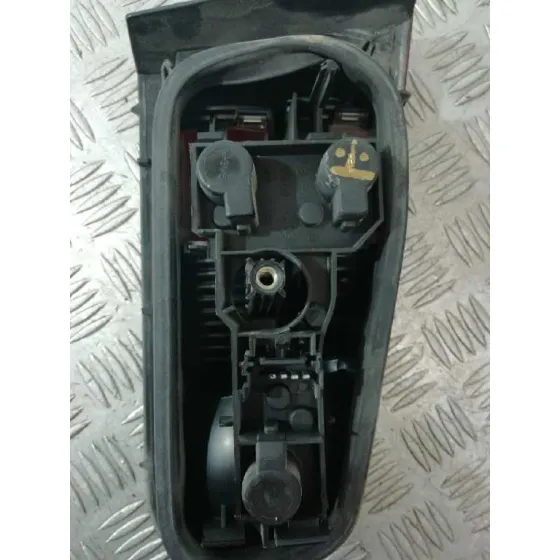 Piloto Trasero Derecho para Renault Laguna Ii (Bg0)