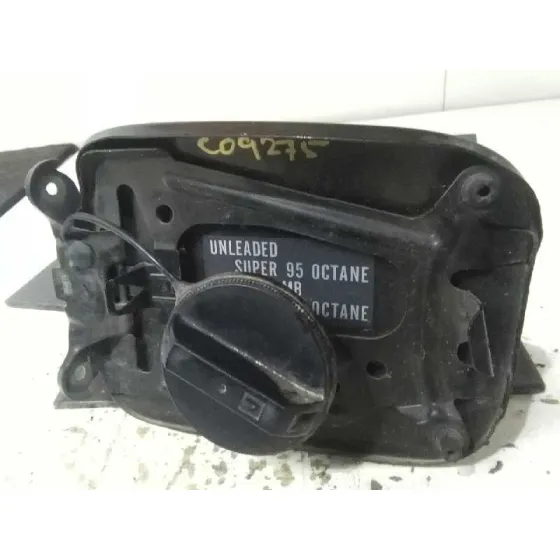 Tapa Exterior Combustible para Nissan Micra (K12E)