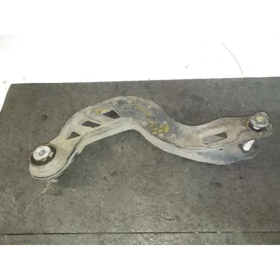 Brazo Suspension Inferior Trasero Derecho para Mercedes-Benz Clase Cla (W117)