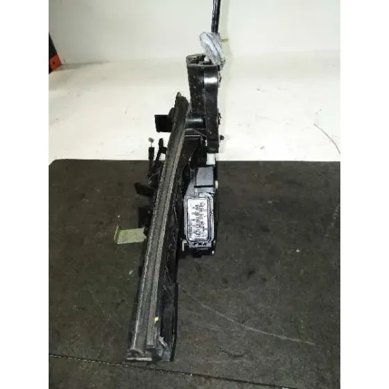 Cerradura Puerta Trasera Derecha para Ford Focus Lim. (Cb4)