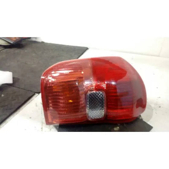 Piloto Trasero Izquierdo para Toyota Rav 4 (A2)