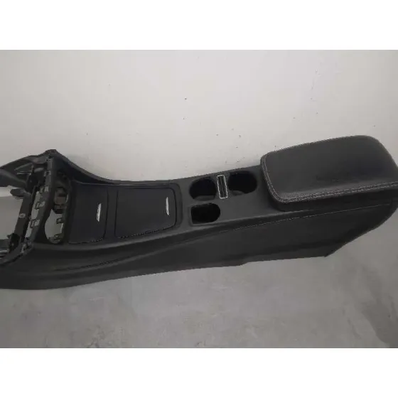 Apoyabrazos Central para Mercedes-Benz Clase Gla (W156)