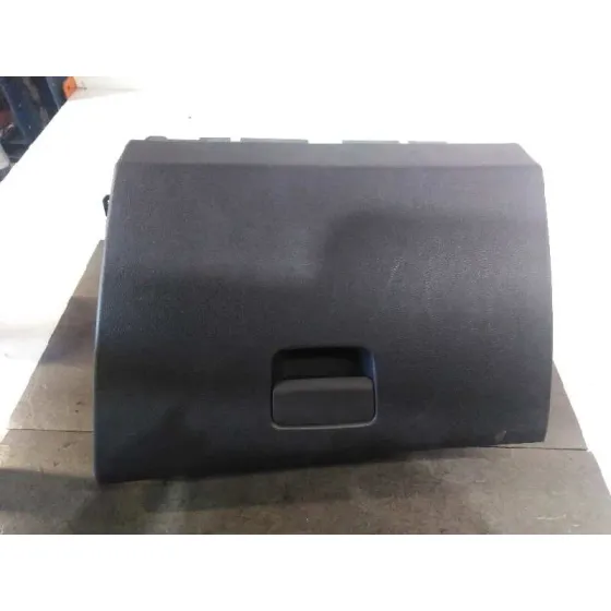Guantera para Mercedes-Benz Clase Gla (W156)