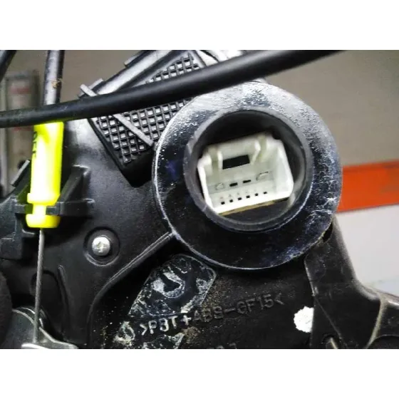 Cerradura Puerta Delantera Derecha para Toyota Corolla (E12)