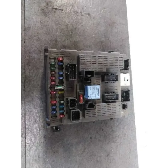 Caja Reles / Fusibles para Citroën C5 Berlina