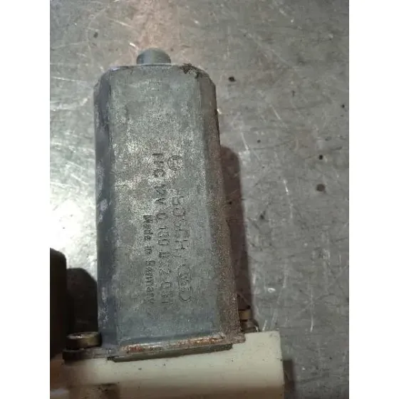 Elevalunas Delantero Izquierdo para Toyota Avensis Berlina (T25)