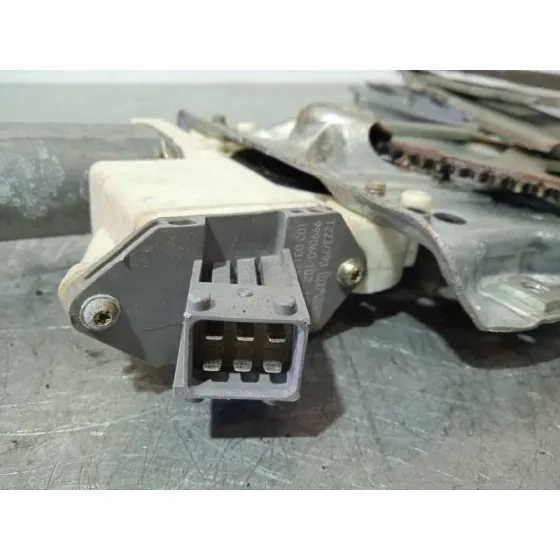 Elevalunas Delantero Izquierdo para Toyota Avensis Berlina (T25)