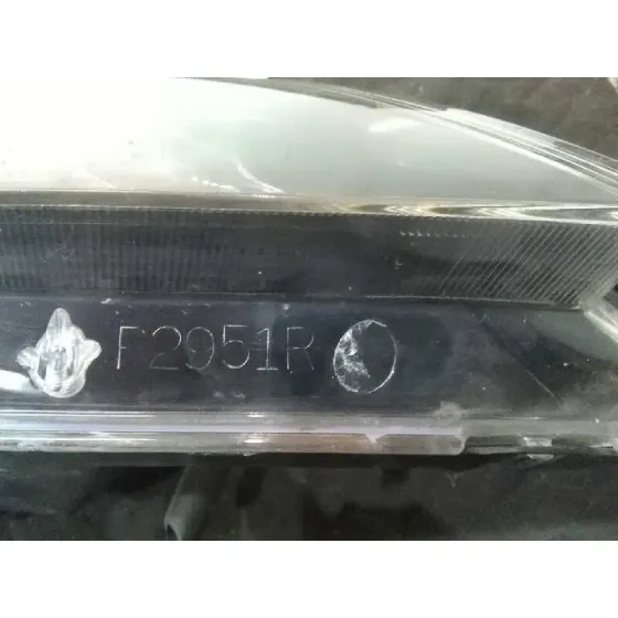 Faro Derecho para Mazda 3 Berlina (Bk)