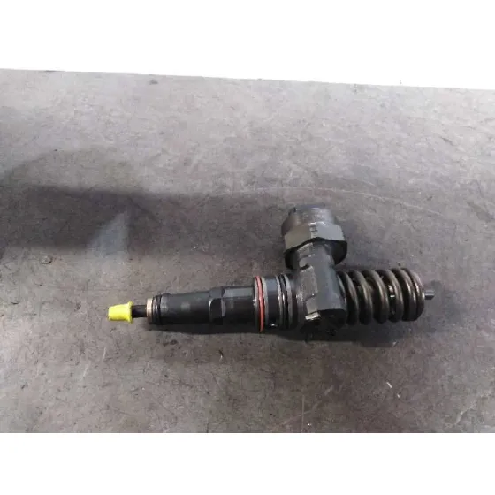 Inyector para Volkswagen Passat Berlina (3B3)