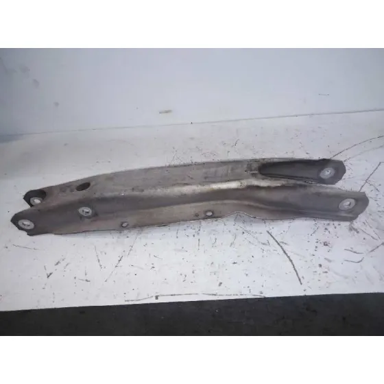 Brazo Suspension Inferior Trasero Izquierdo para Mercedes-Benz Clase Gla (W156)