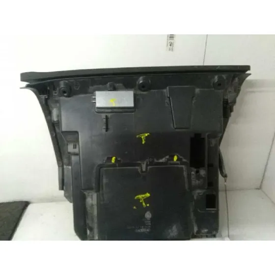 Guantera para Volvo V40