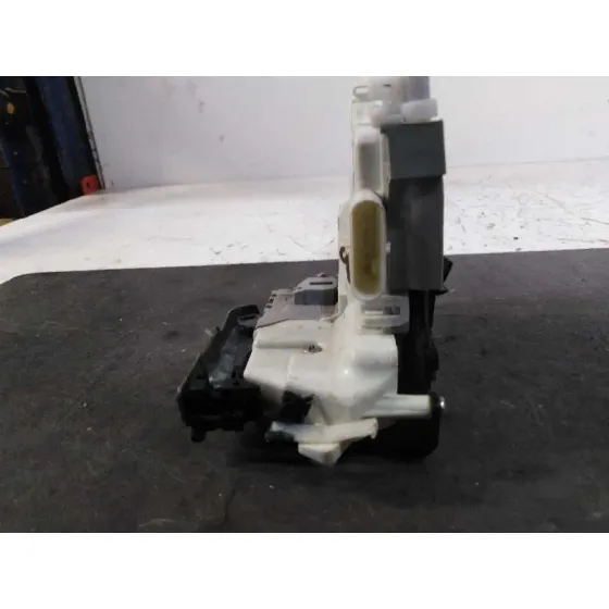Cerradura Puerta Delantera Derecha para Audi A4 Berlina (8W2)