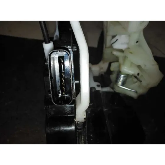 Cerradura Puerta Delantera Izquierda para Kia Carens ( )