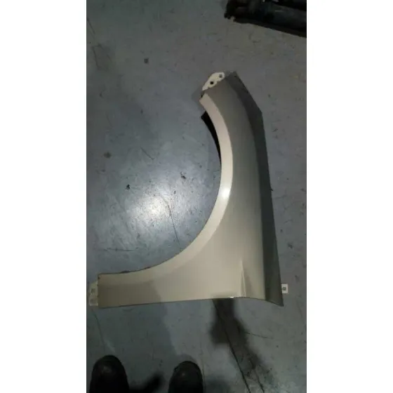 Aleta Delantera Izquierda para Ford Focus Lim. (Cb8)