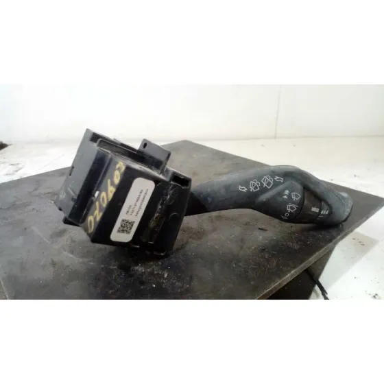 Mando Limpia para Ford Focus Lim. (Cb8)