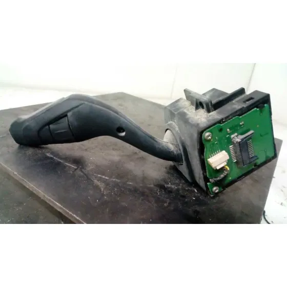 Mando Limpia para Ford Focus Lim. (Cb8)