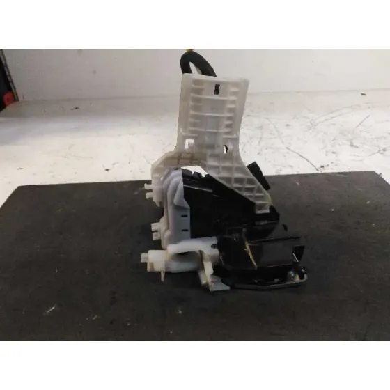 Cerradura Puerta Delantera Derecha para Kia Carens ( )
