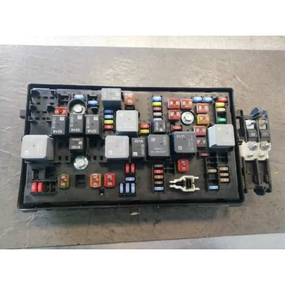 Caja Reles / Fusibles para Opel Insignia Berlina
