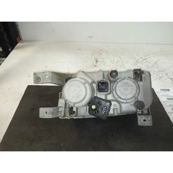 Faro Derecho para Hyundai Trajet (Fo)