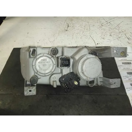 Faro Izquierdo para Hyundai Trajet (Fo)