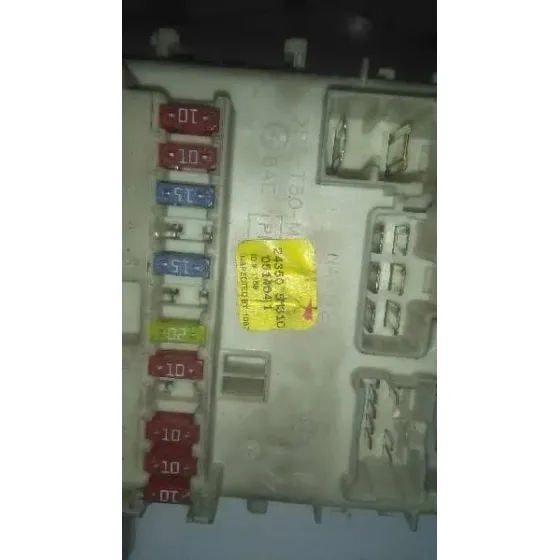 Caja Reles / Fusibles para Nissan Almera (N16/E)