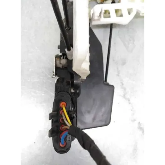 Cerradura Puerta Delantera Izquierda para Kia Carens (Un)