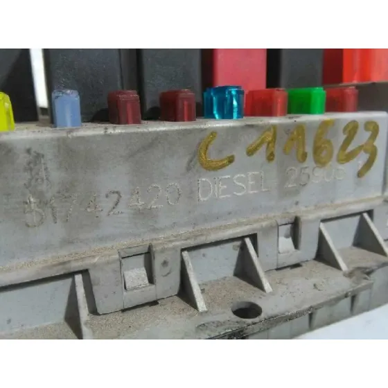 Caja Reles / Fusibles para Alfa Romeo 147 (190)