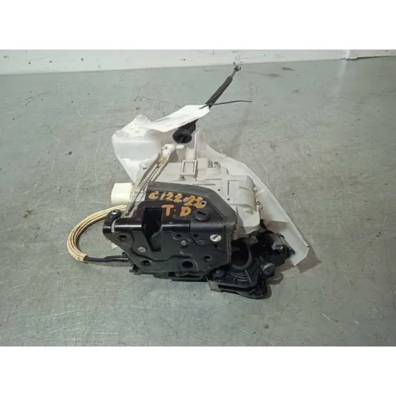 Cerradura Puerta Trasera Derecha para Volkswagen Passat Variant (365)