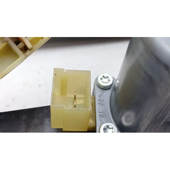 Elevalunas Delantero Derecho para Skoda Octavia Lim. (5E3)