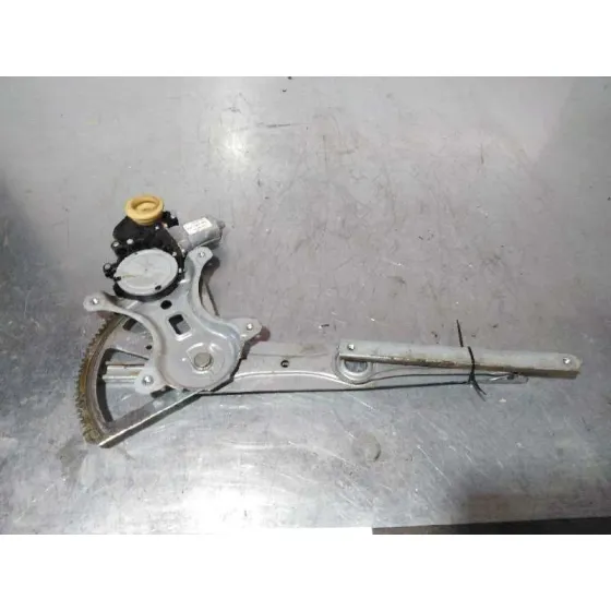 Elevalunas Trasero Derecho para Toyota Corolla Verso (R1)