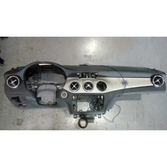 Salpicadero para Mercedes-Benz Clase Gla (W156)