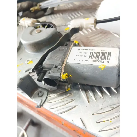 Elevalunas Trasero Derecho para Nissan Qashqai (J10)