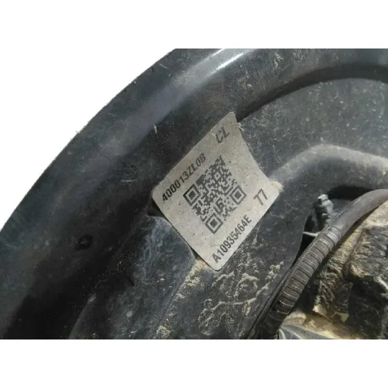 Mangueta Delantera Izquierda para Nissan Pulsar (C13)