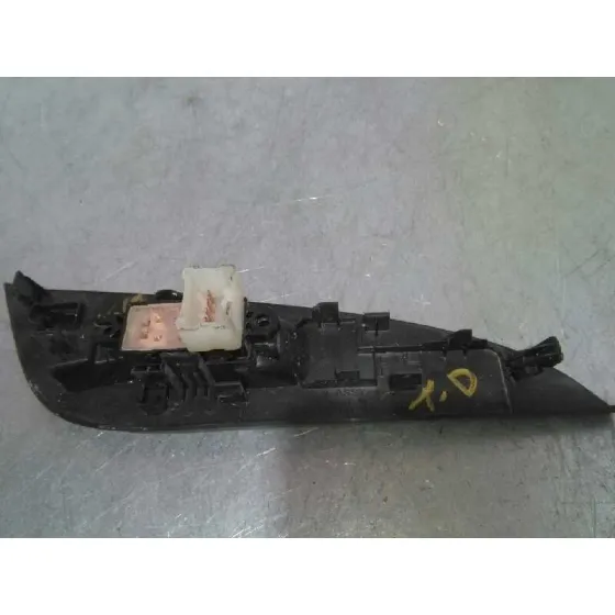 Mando Elevalunas Trasero Derecho para Nissan Pulsar (C13)