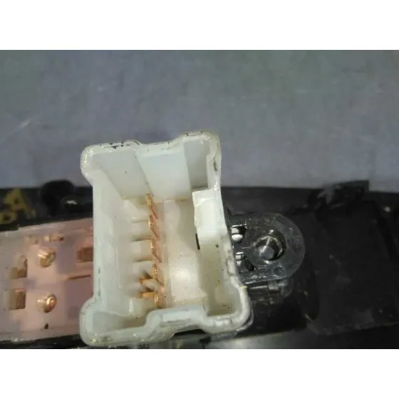 Mando Elevalunas Trasero Derecho para Nissan Pulsar (C13)